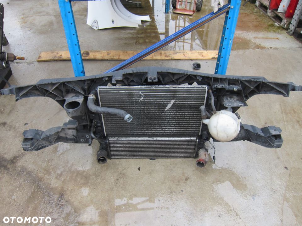 PAS PRZEDNI CHŁODNICA WODY MERCEDES SPRINTER 906 - 2