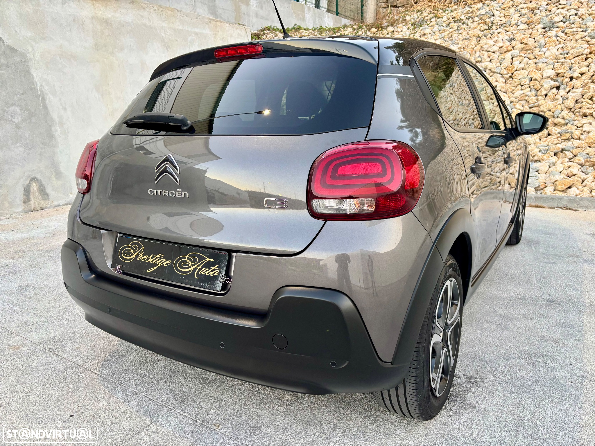 Citroën C3 1.2 PureTech Shine - 4