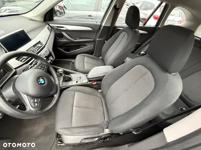 BMW X1 xDrive25e Business Edition - 36