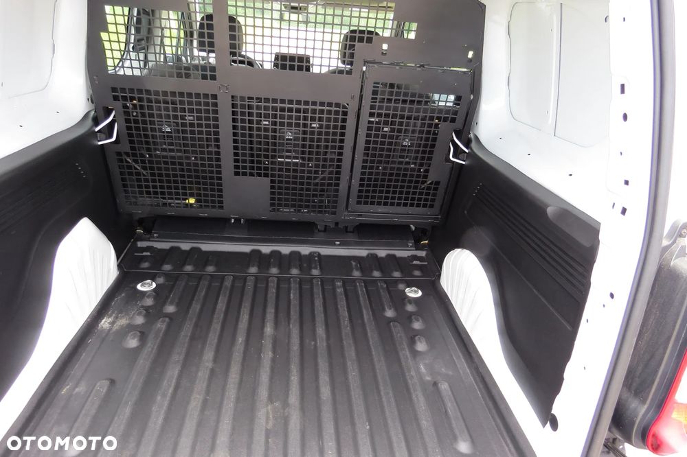 Toyota Proace City 1.2 D-4t 130km A/t Long Brygadówka - 8