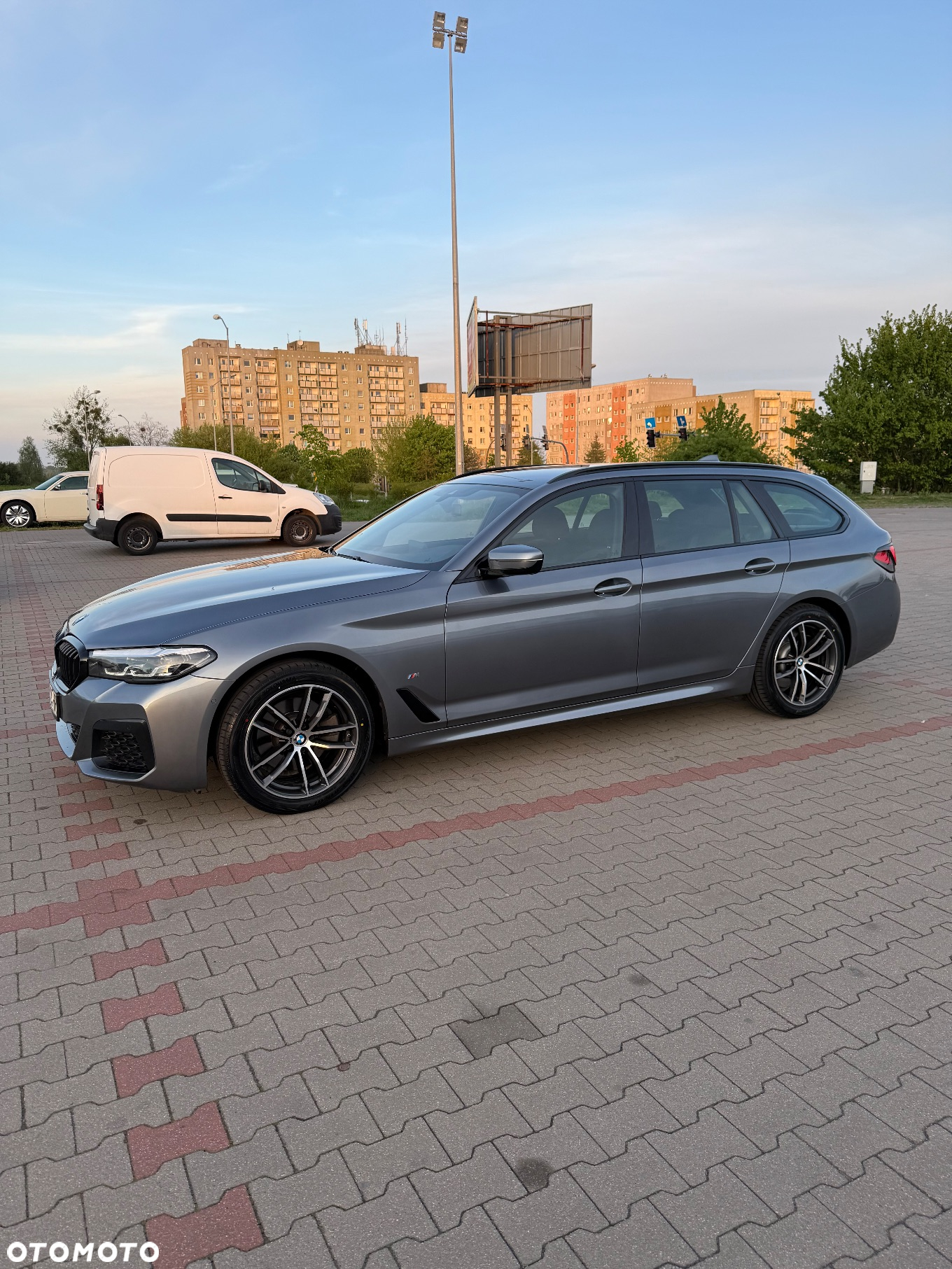 BMW Seria 5 520d xDrive M Sport sport - 31