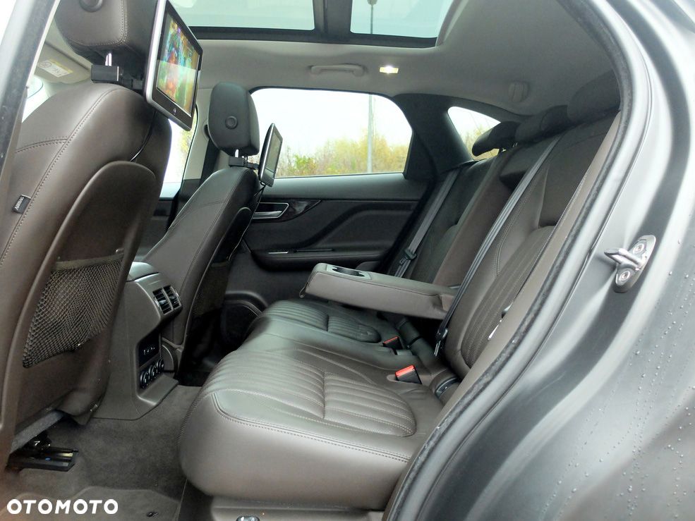 Jaguar F-Pace 2.0 i4D AWD Prestige - 16