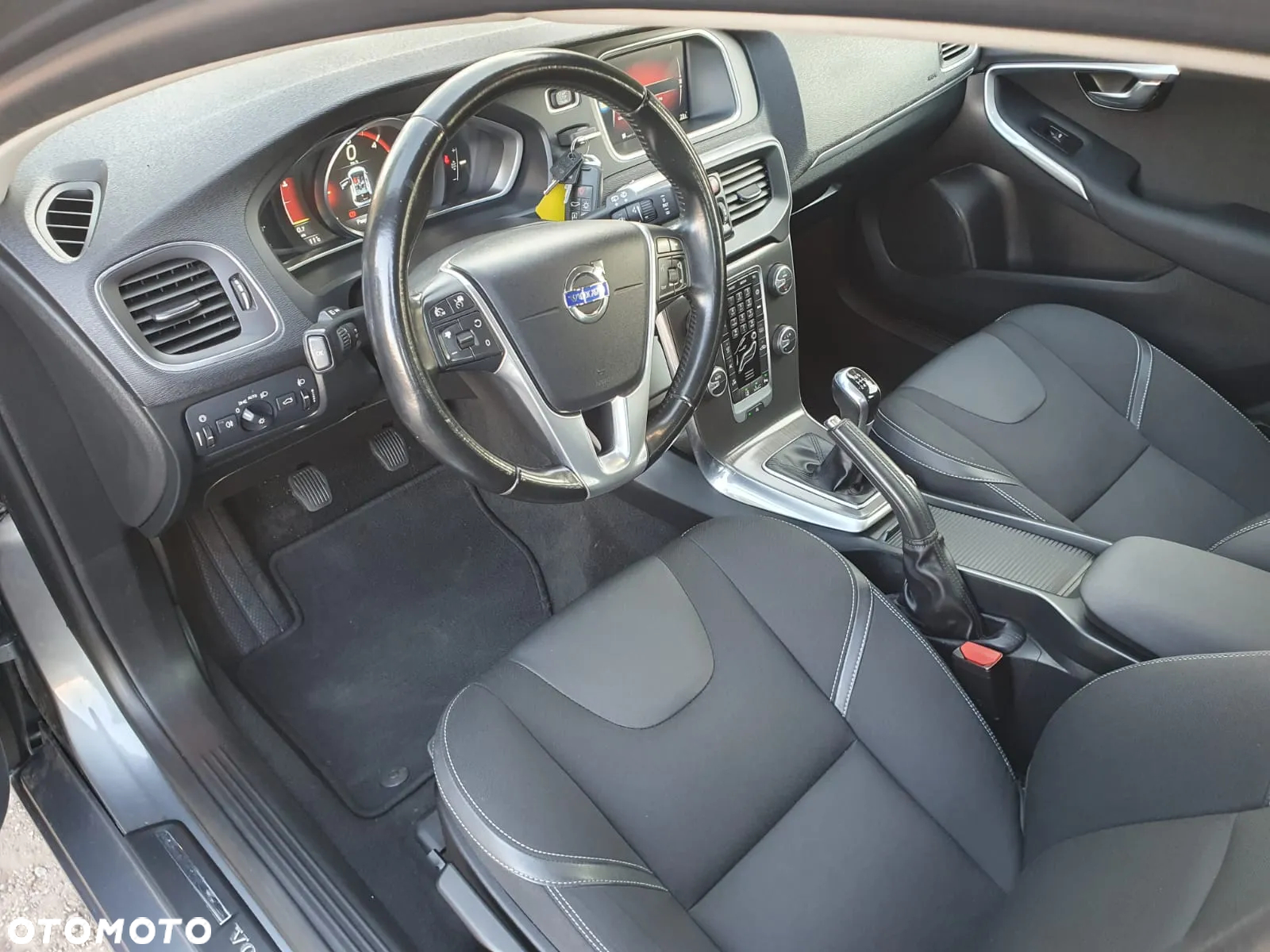 Volvo V40 D4 Drive-E Momentum - 20