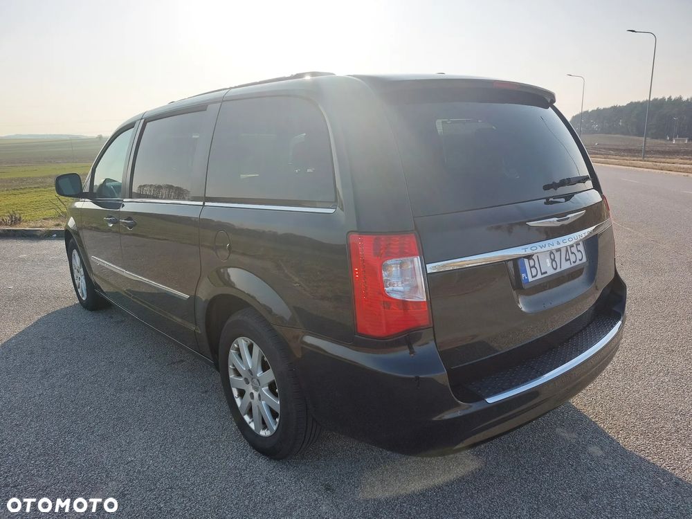 Chrysler Town & Country 3.6 Limited - 11