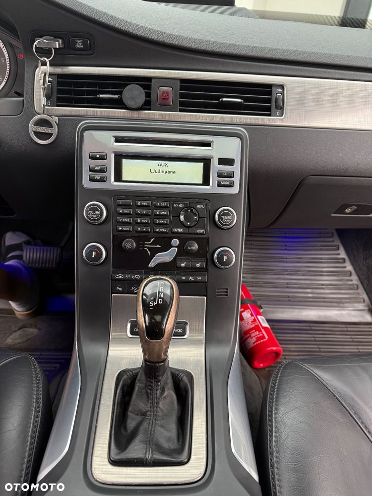 Volvo XC 70 D5 AWD Momentum - 10
