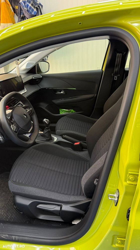 Peugeot 208 1.2 L PureTech STT Active - 6