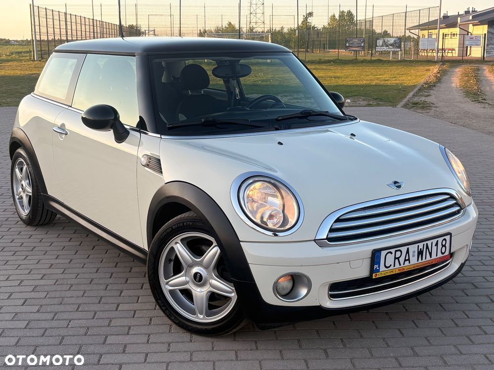 MINI Cooper Standard - 1