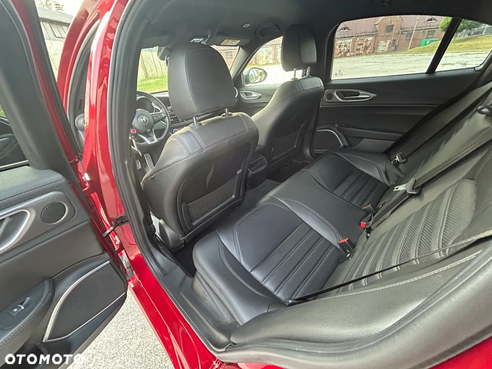 Alfa Romeo Giulia 2.0 Turbo Veloce Q4 - 14