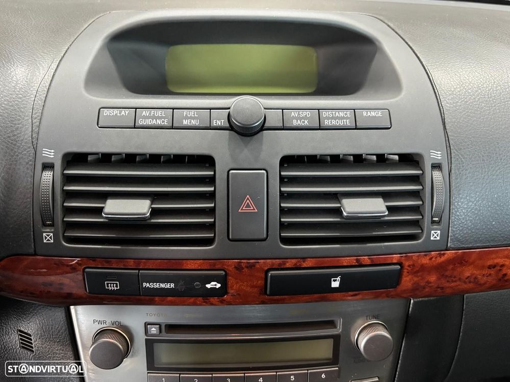 Toyota Avensis SW 2.0 D-4D - 12