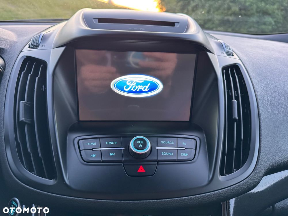 Ford Kuga 2.0 TDCi 2x4 Titanium - 36