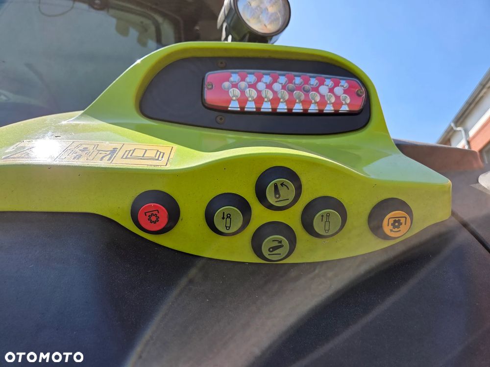 Claas Axion 850 - 12