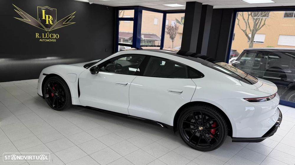 Porsche Taycan 4S - 15