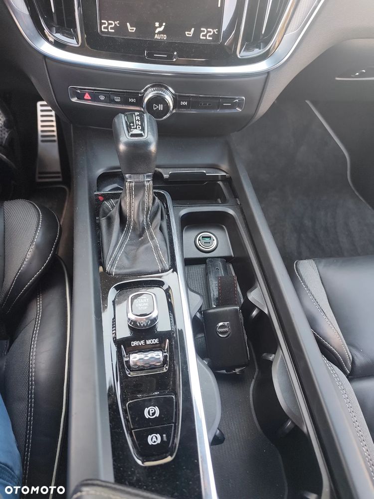 Volvo S60 T6 AWD R-Design - 8