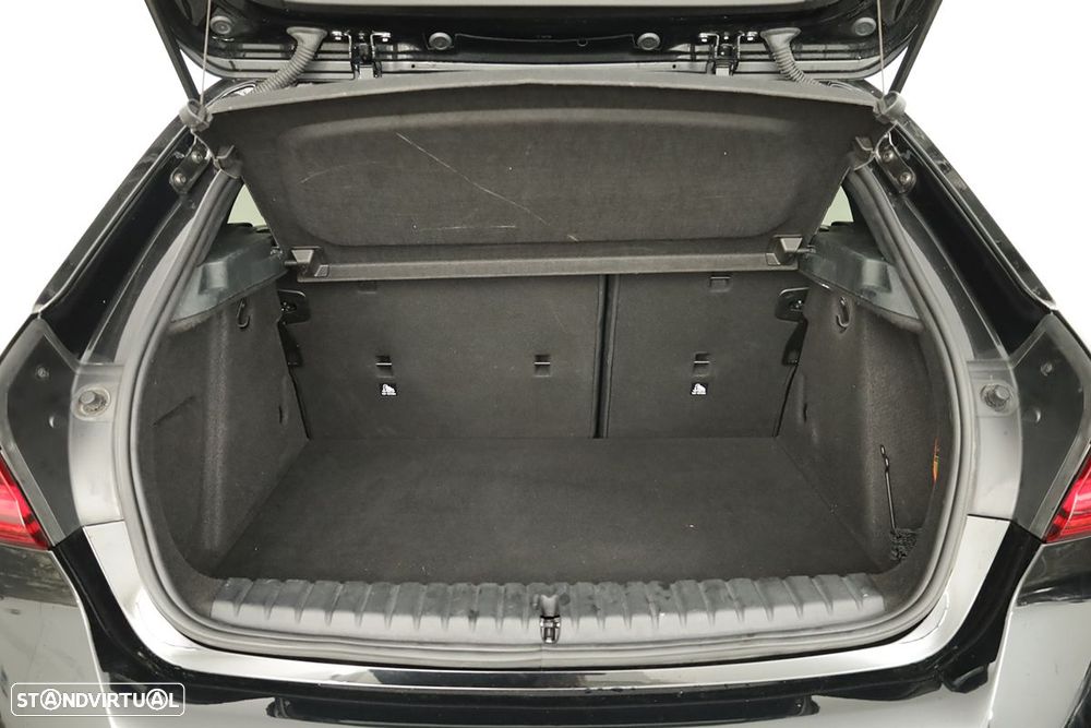 BMW 116 d Pack Desportivo M Auto - 23
