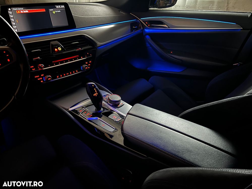BMW Seria 5 520d Touring Aut. M Sport Edition - 34
