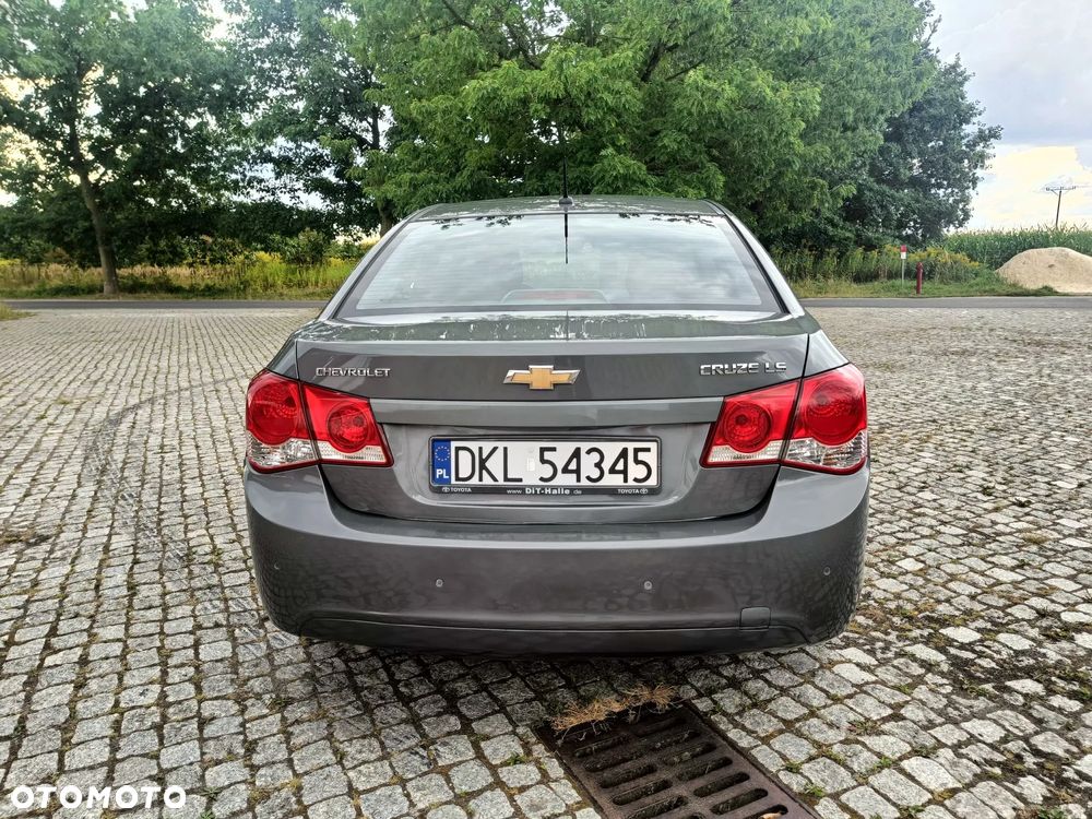Chevrolet Cruze 1.6 - 4