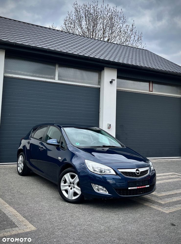 Opel Astra 1.4 T Cosmo EU6 - 1