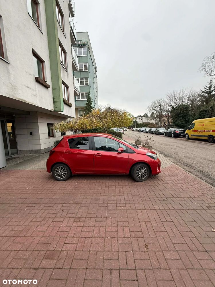Toyota Yaris 1.33 Premium EU6 - 10