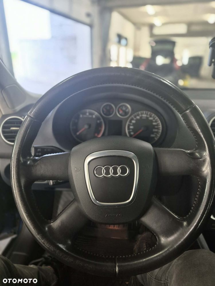 Audi A3 3-drzwiowe 1.6 Attraction - 8