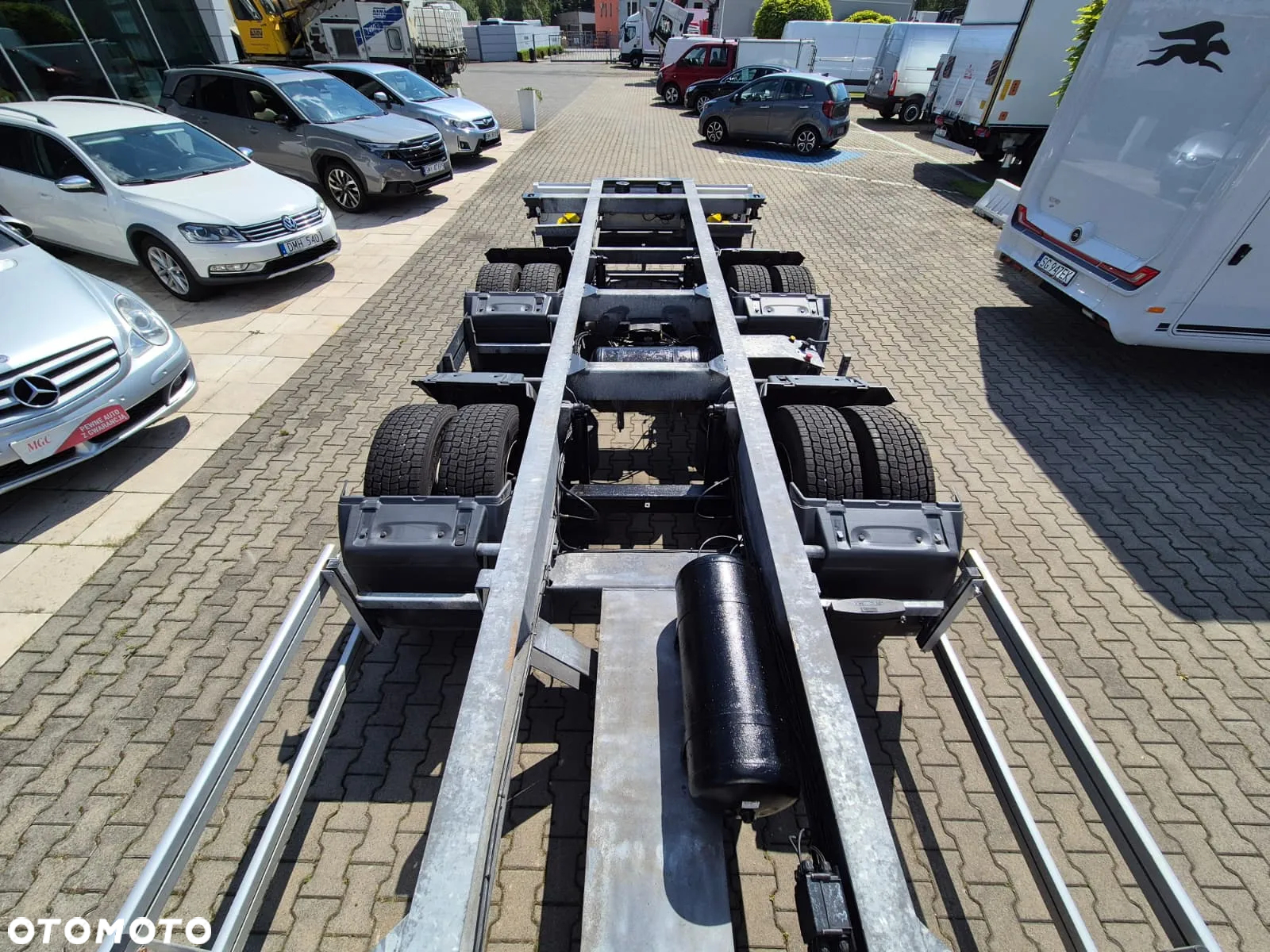 MAN TGX 28.420 6X2-2 LL / ZESTAW DO PRZEWOZU KONTENRÓW / NISKI BDF / DŁUGA RAMA  / NACZEPA HFR KM 20 / SUPER STAN / 1 WŁ  / SYPIALKA 2 ŁÓZKA / EURO 6 - 40