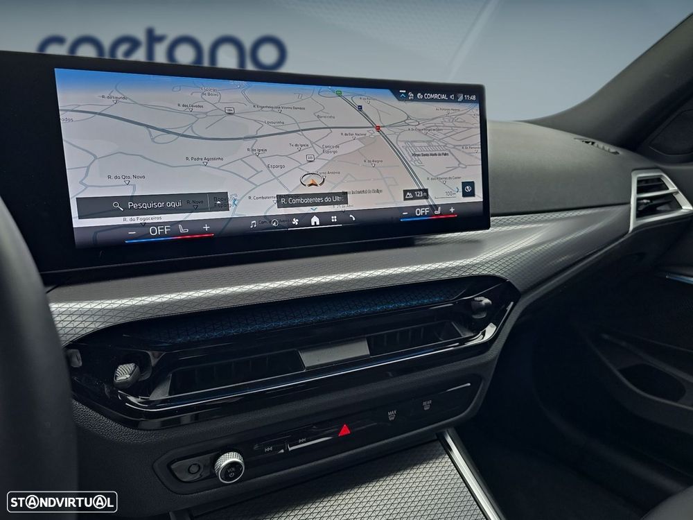 BMW 320 d Pack Desportivo M Pro Auto - 30