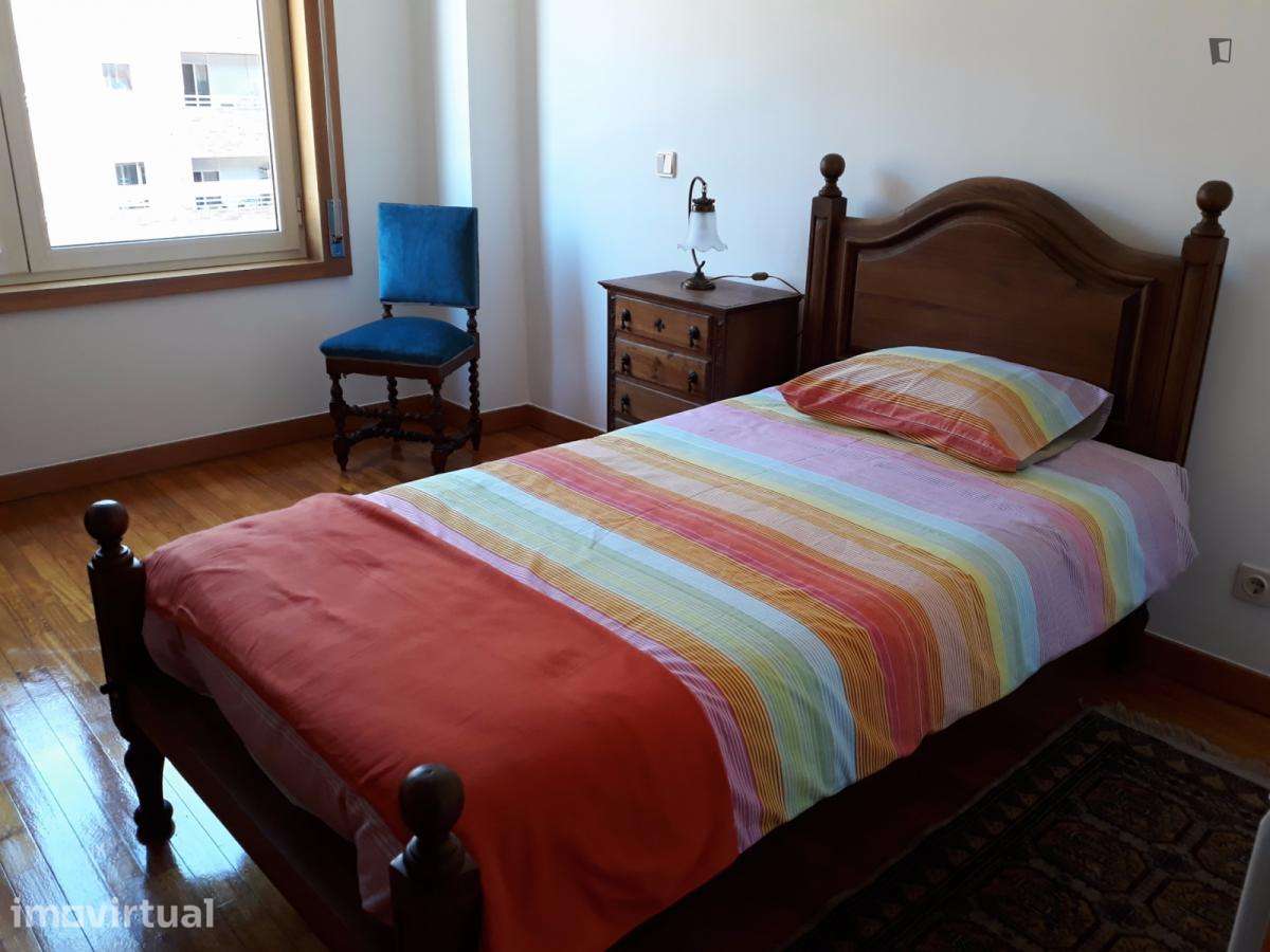 Apartamento com 2 quartos - localizado em Matosinhos Porto - Grande imagem: 4/10
