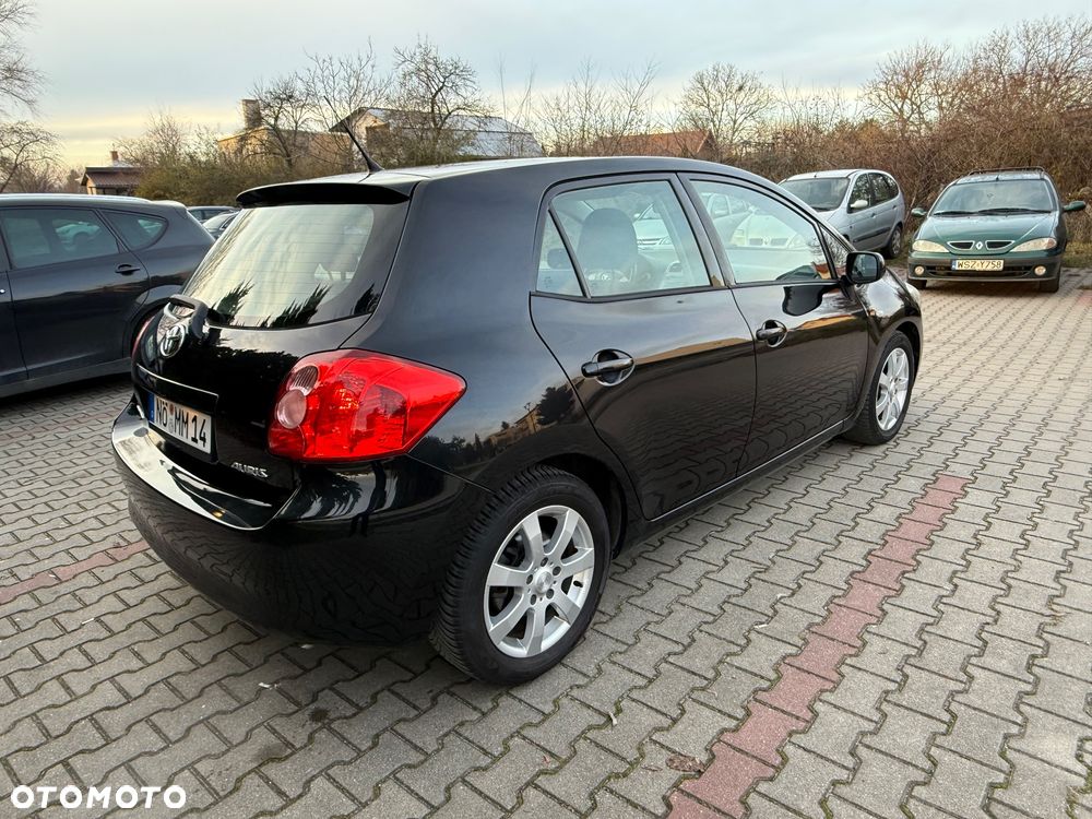 Toyota Auris 1.6 Executive - 4