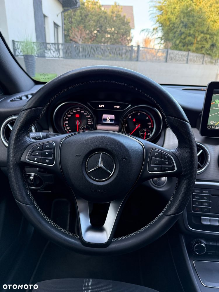 Mercedes-Benz CLA Shooting Brake 180 d BlueEFFICIENCY Edition - 19