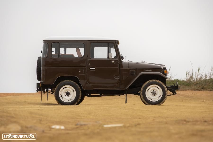 Toyota Land Cruiser - 7