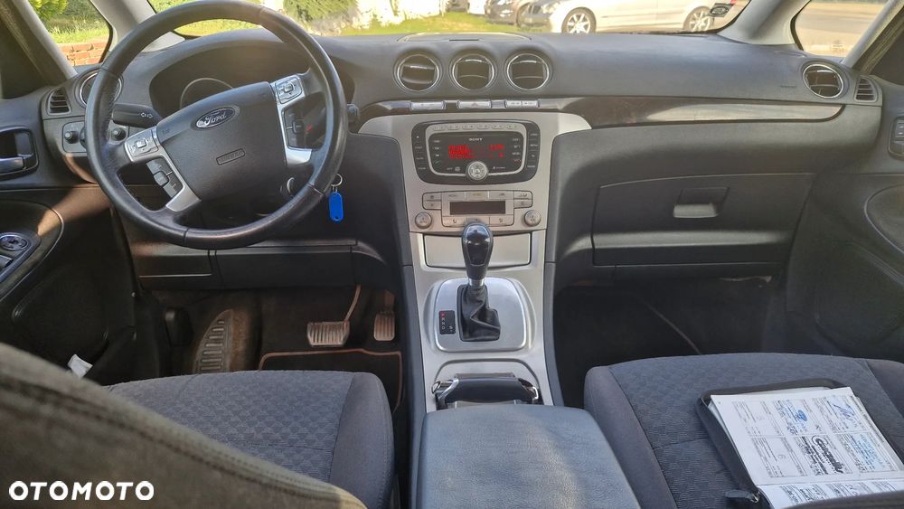 Ford Galaxy 2.0 TDCi Ghia - 11