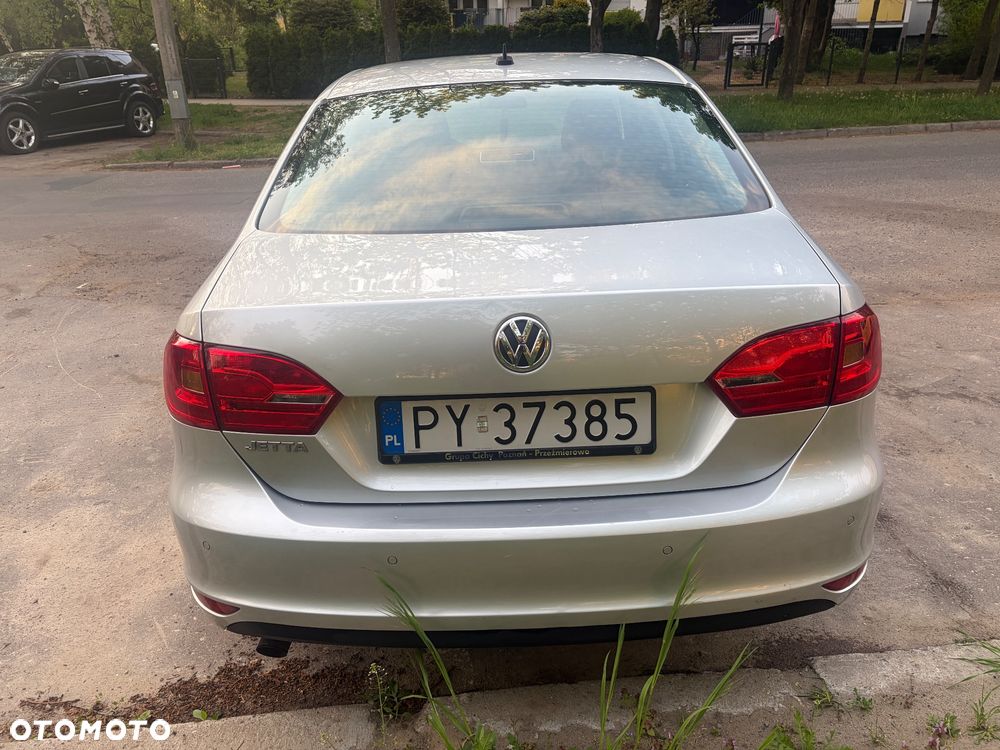 Volkswagen Jetta 1.2 TSI Comfortline - 4