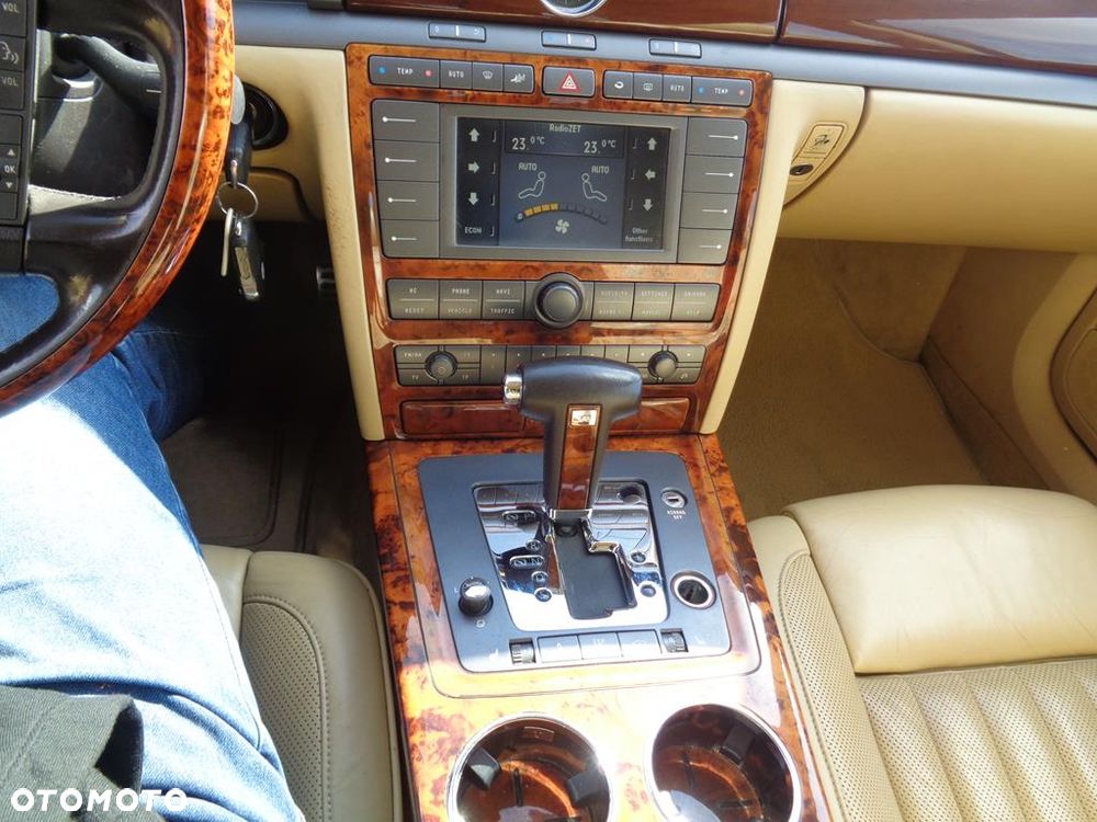 Volkswagen Phaeton 3.0 V6 TDI 4Mot (5 os.) - 24