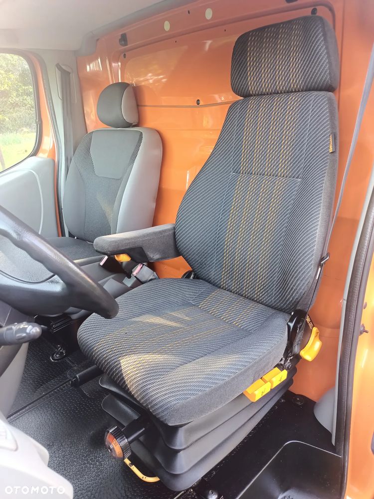 Opel Vivaro - 27