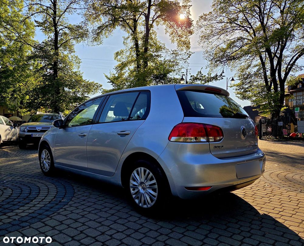 Volkswagen Golf - 6