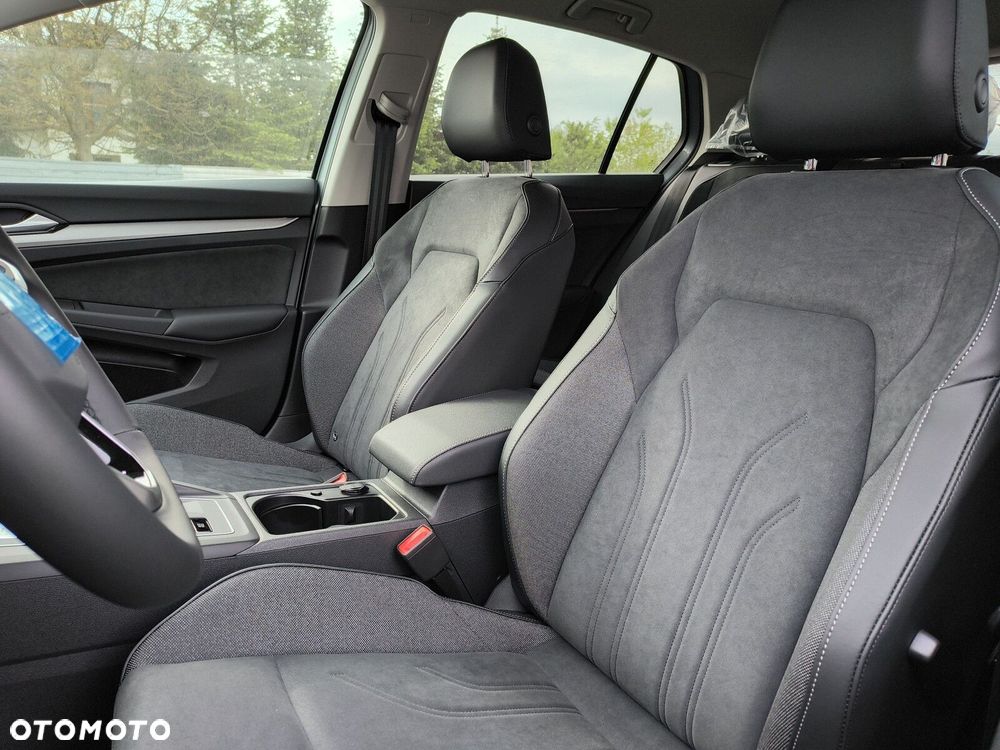Volkswagen Golf - 11