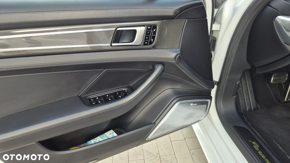 Porsche Panamera 4 E-Hybrid - 23