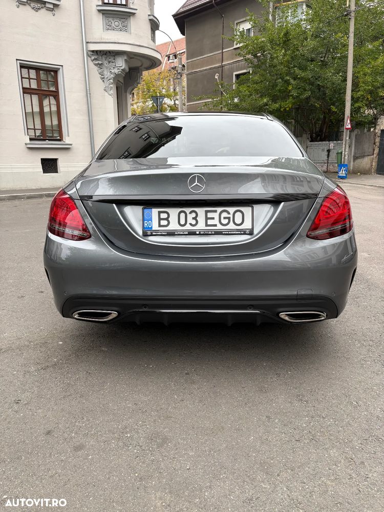Mercedes-Benz C 300 4MATIC Aut. - 4