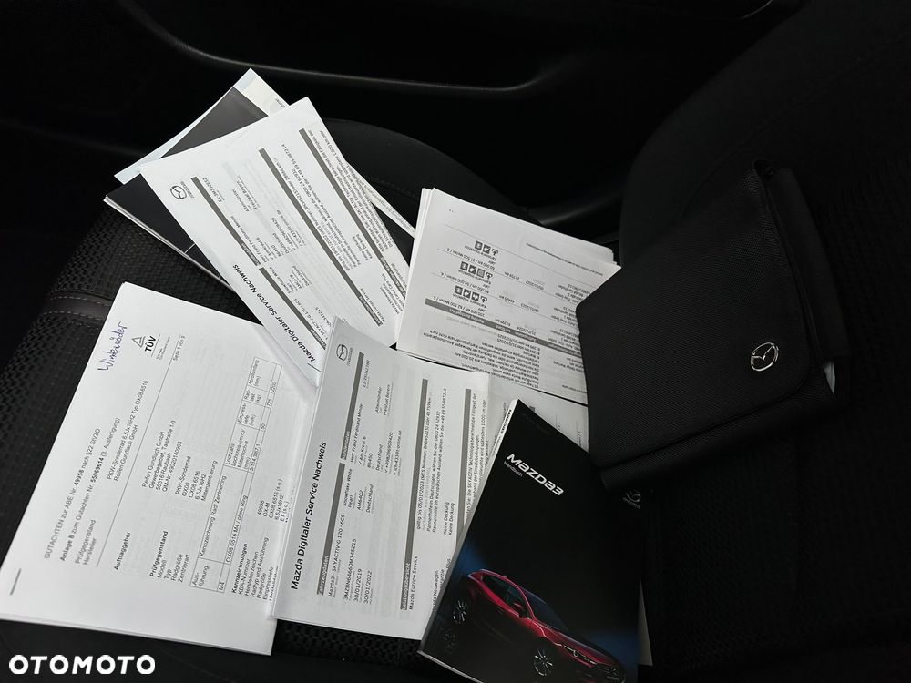 Mazda 3 SKYACTIV-G 120 Signature+ - 10
