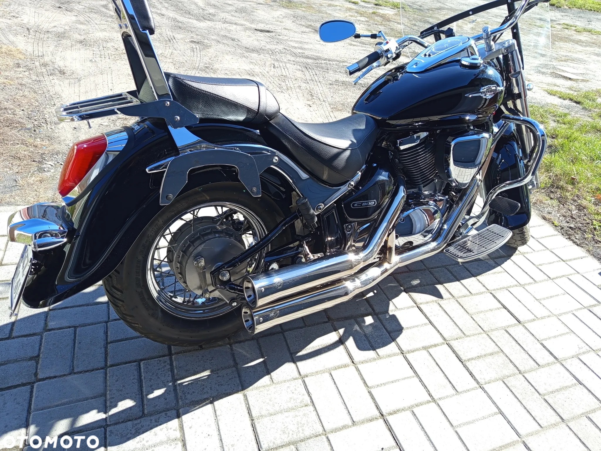 Suzuki Intruder - 3