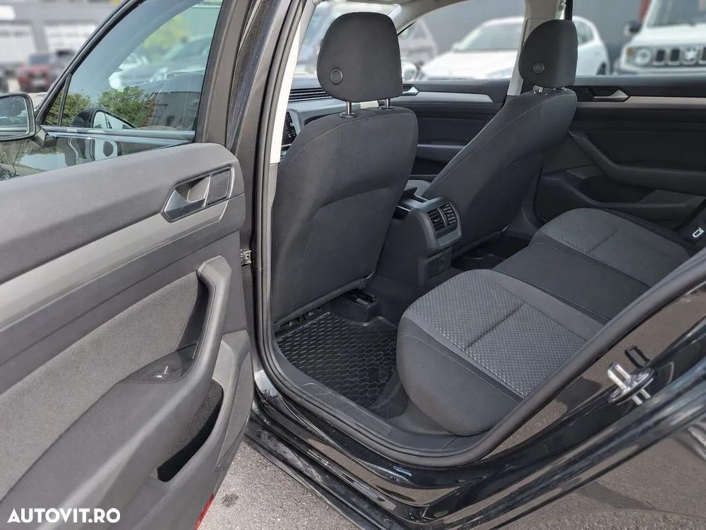 Volkswagen Passat - 20