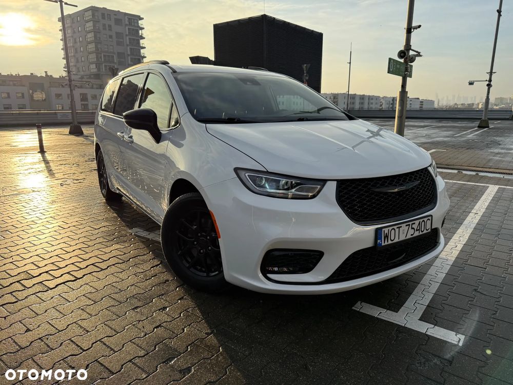 Chrysler Pacifica - 26