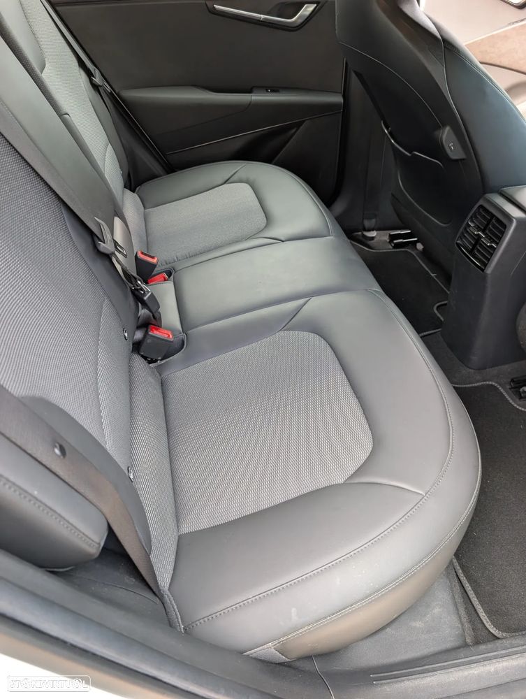 Kia Niro EV 64kWh Drive - 10