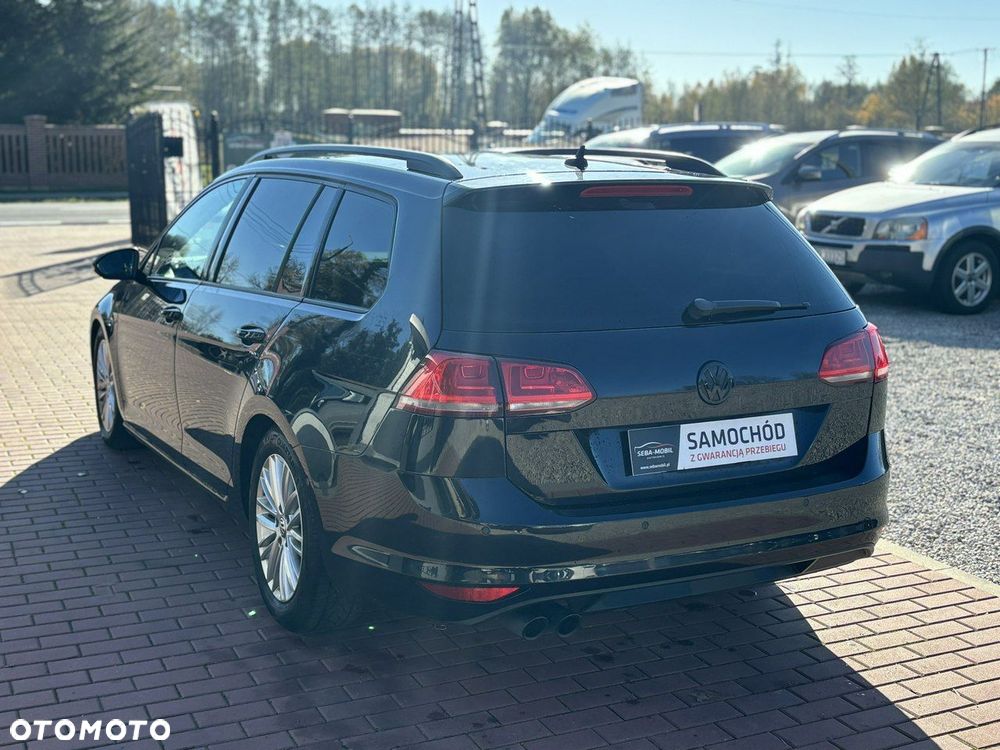 Volkswagen Golf - 10