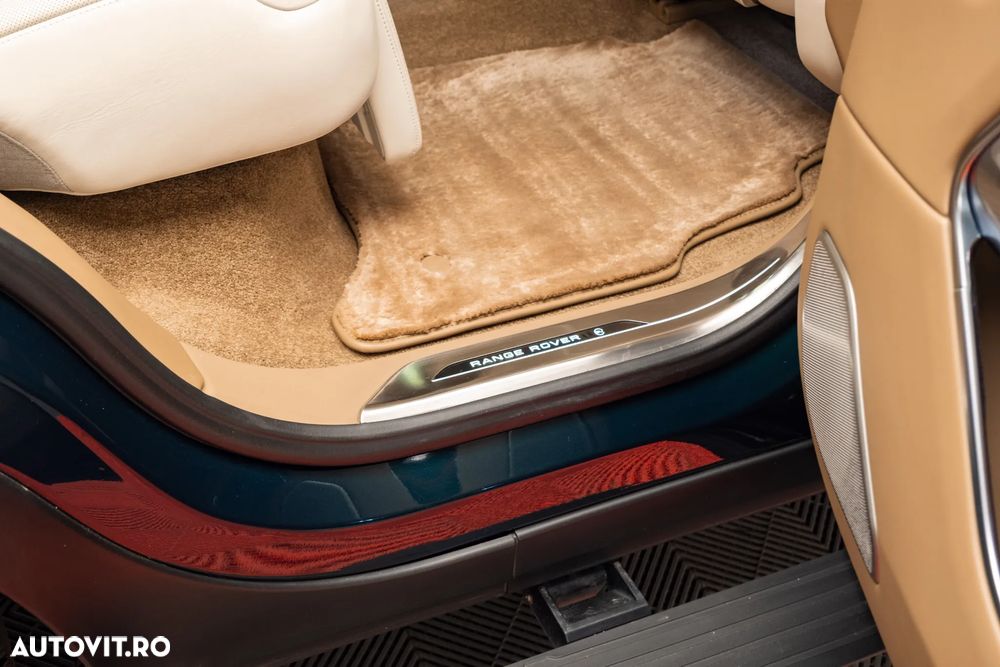 Land Rover Range Rover 4.4 V8 P530 LWB SV - 38