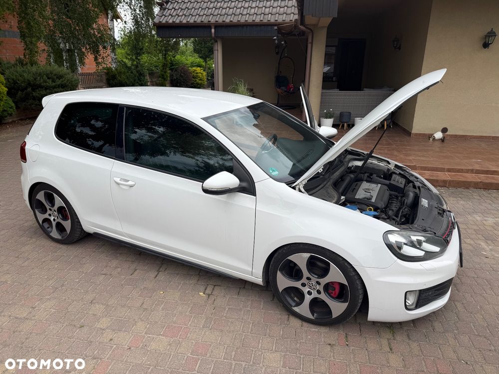 Volkswagen Golf 2.0 GTI adidas - 36
