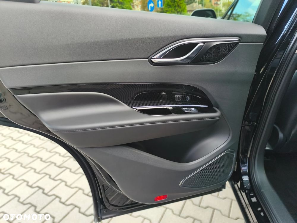 Hongqi HS3 2.0T AWD - 19
