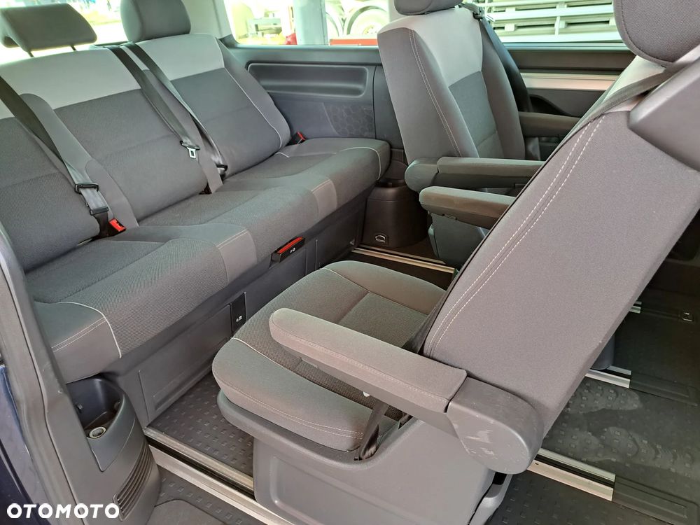 Volkswagen Multivan - 31
