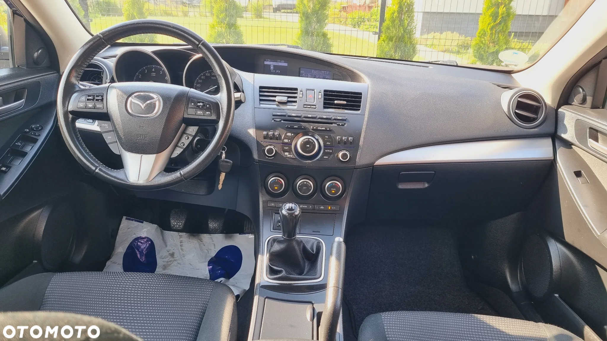 Mazda 3 1.6 Exclusive + - 21