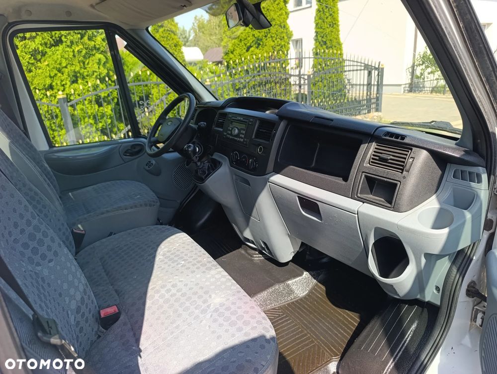 Ford Transit - 12