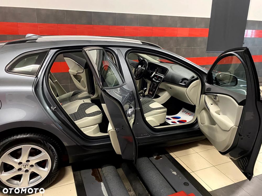 Volvo V40 Cross Country D2 Drive-E Dynamic Edition - 19